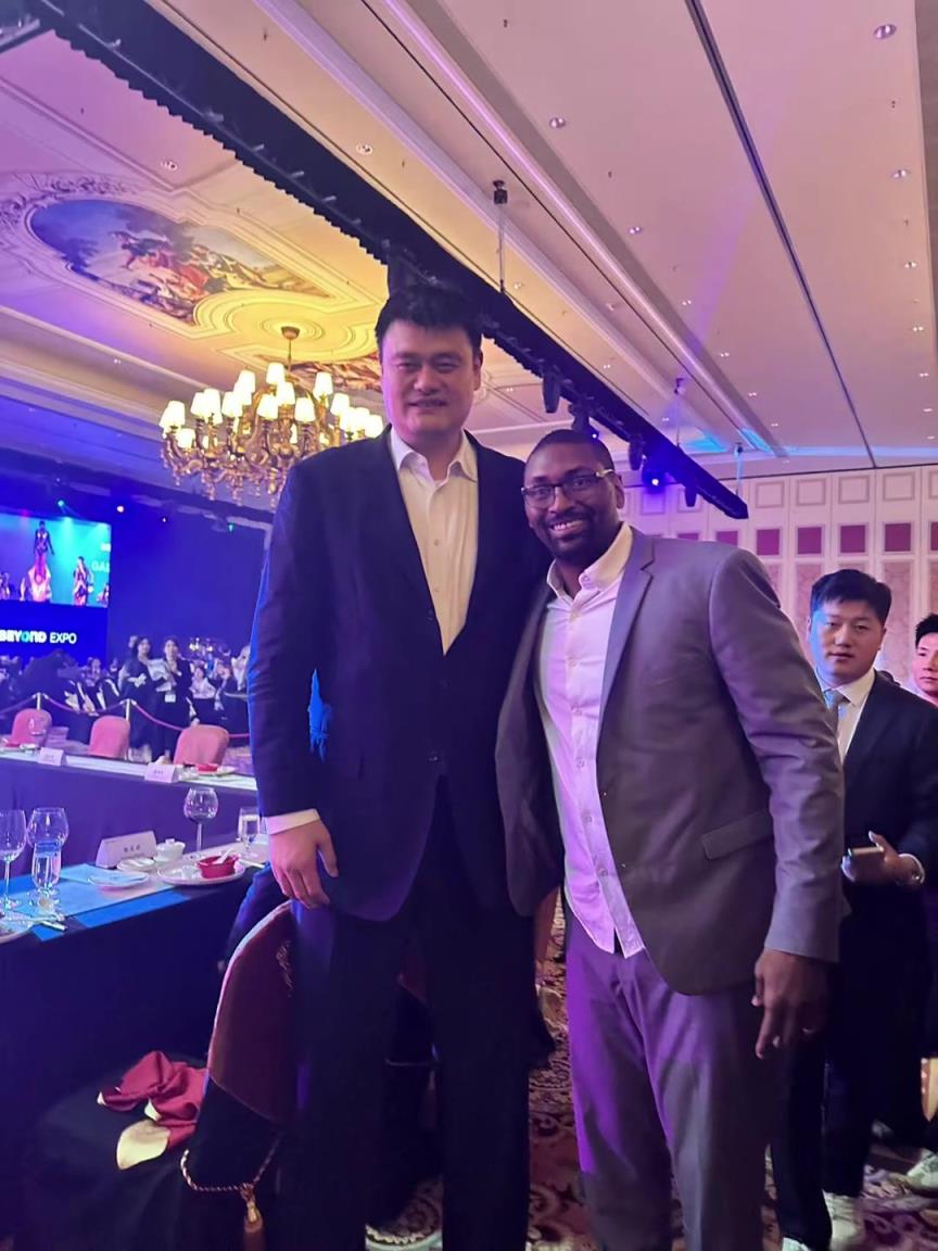 阿泰斯特曬與姚明合照：這是我最喜歡的隊友 姚?。?>
                                <div   id=